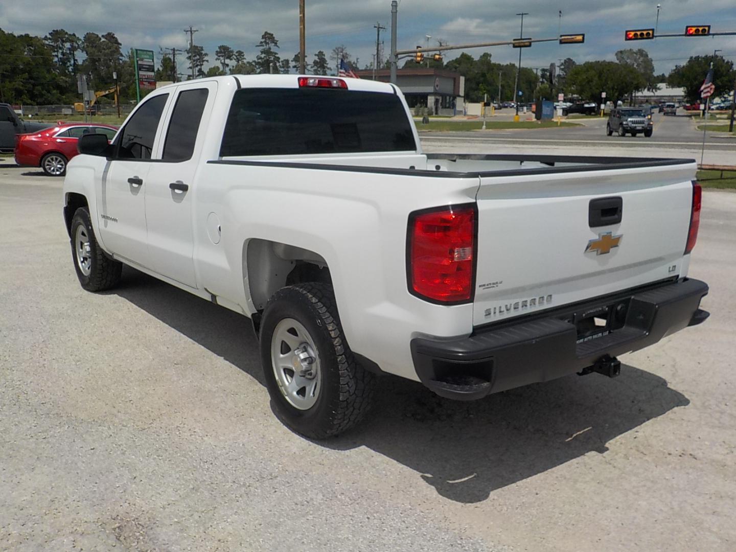 2019 White /Gray Chevrolet Silverado 1500 (2GCRCNEC5K1) with an 5.3L V8 engine, Auto transmission, located at 1617 W Church Street, Livingston, TX, 77351, (936) 327-3600, 30.710995, -94.951157 - Work truck Deluxe!! For under 20K!! - Photo#5